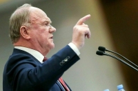 Зюганов: Нужно сделать все для установления мира в Донбассе