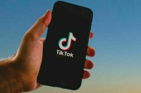 Роскомнадзор потребовал от TikTok исключить из рекомендаций военный контент