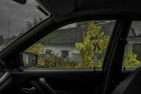 Цены на автомобили Lada с марта выросли в среднем на 15%