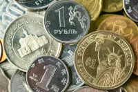 Курсы доллара и евро растут более чем на 5%
