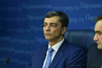 Гутенев: Курс доллара стабилизируется, и цены на машины пойдут вниз