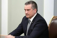 Глава Крыма Аксенов сдал кровь для раненых солдат
