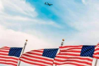 США предписали самолетам РФ к утру покинуть их воздушное пространство 