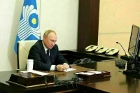 Путин подписал закон о наказании за фейки о военных