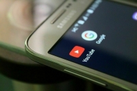 Samsung приостанавливает поставки телефонов и чипов в Россию