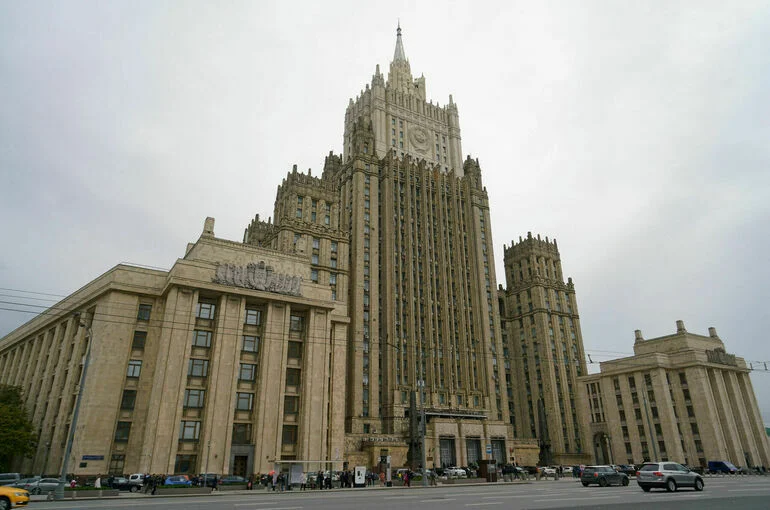 МИД: реакция РФ на санкции Запада будет продуманной и чувствительной