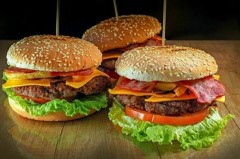 Компания Yum! Brands приостанавливает в РФ работу принадлежащих ей ресторанов KFC