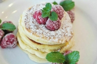 Врач объяснил, чем опасен десерт после обеда