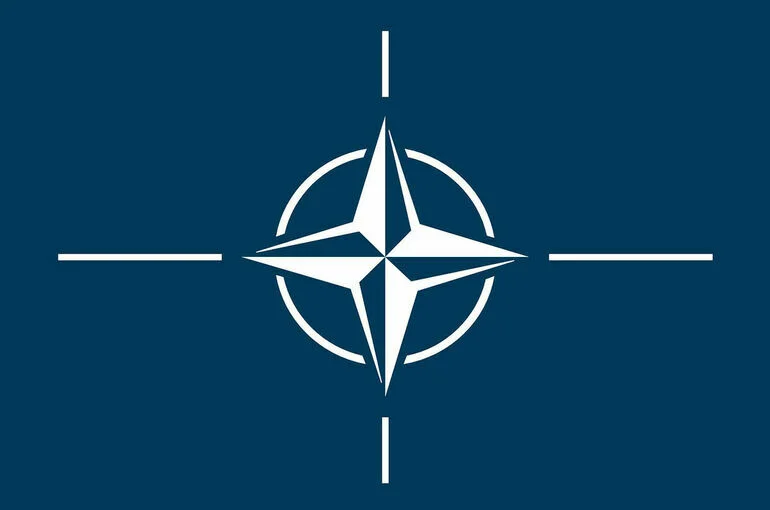 Столтенберг объяснил отказ закрывать воздушное пространство над Украиной 