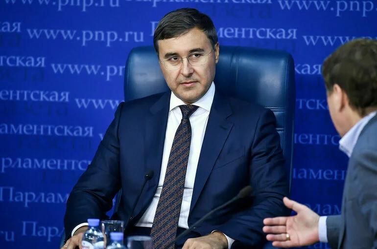 Фальков: Квоту для иностранных студентов увеличат до 23 тысяч мест
