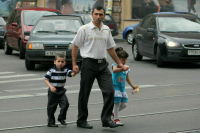 Отцам, находящимся в отпуске по уходу за ребёнком, помогут получить новую профессию