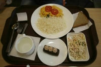 Зленко предложила поэтапно расширить охват школьников горячим питанием