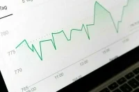 Госдума приняла закон об ограничениях для неквалифицированных инвесторов