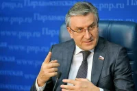  Спрос на лекарства растет из-за фейков, считает Фаррахов 