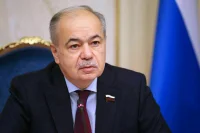 Сенатора Умаханова наградили медалью Столыпина