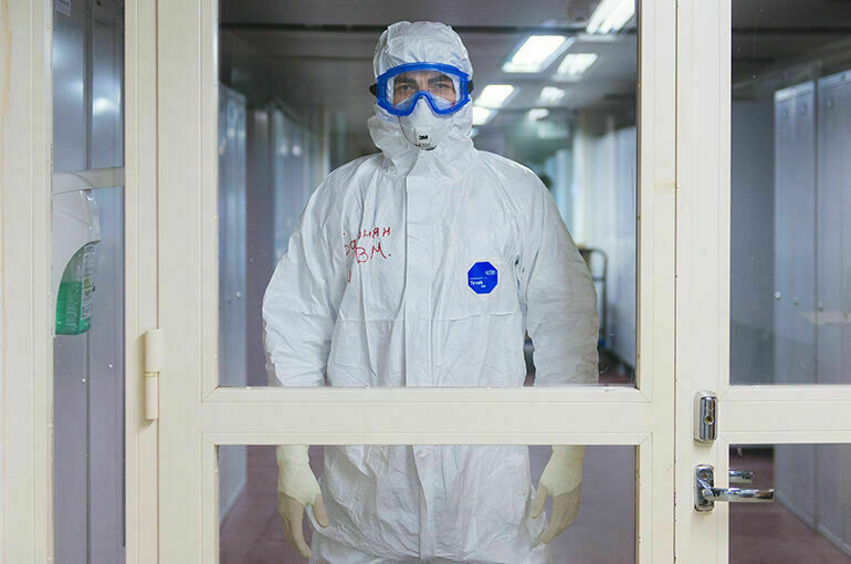 Попова: Ситуация с заболеваемостью COVID-19 в мире остается напряженной