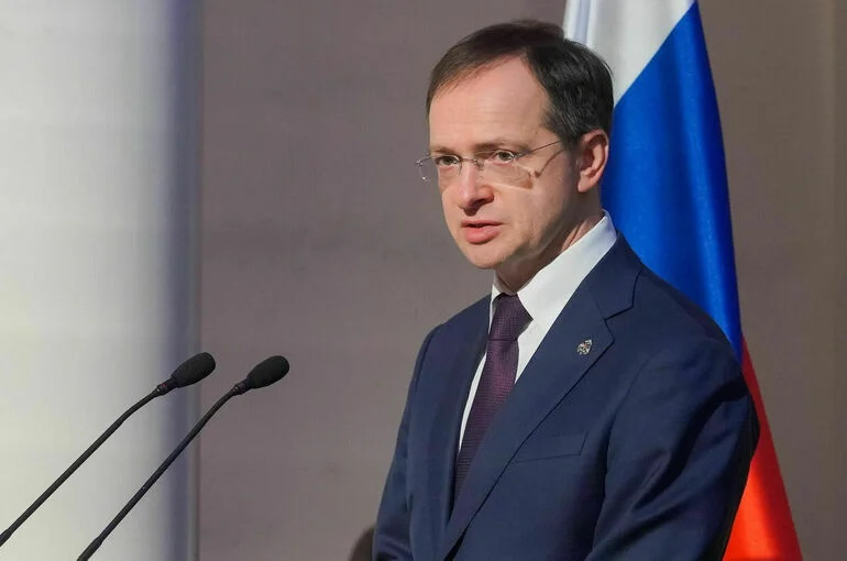 Мединский: Украина согласилась проводить военные учения по согласованию с Россией
