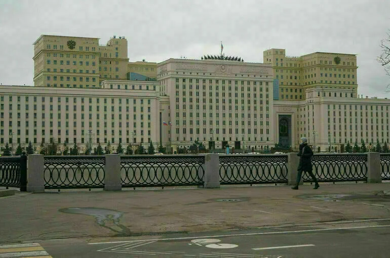 Российские военные, прорвав оборону, ведут бой на подступах к Великой Новоселке