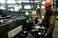 Путин поручил кабмину и ЦБ выстраивать политику с учетом санкционного давления