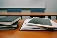 Минпросвещения направило в школы рекомендации по уроку на тему санкций