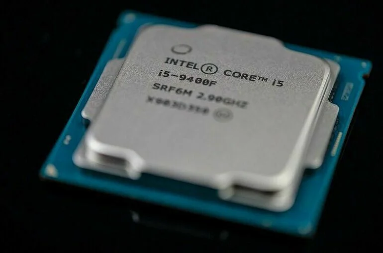  Intel приостановил деятельность в России 