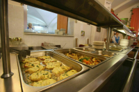 Система школьного питания в Петербурге требует улучшений