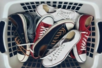 Ортопед рассказала, почему лучше не носить кеды