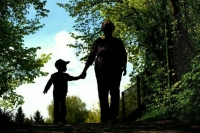 Минпросвещения готовит соглашения по передаче сирот из ДНР, ЛНР и с Украины в российские семьи 