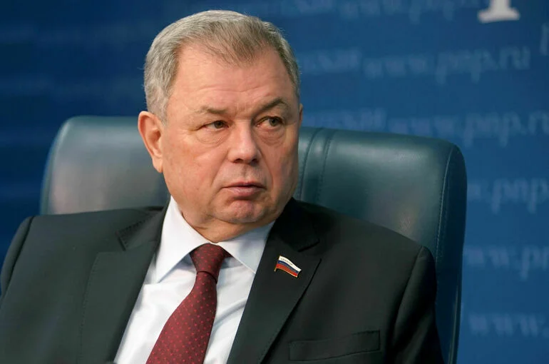 Артамонов: Нашу авиацию надо ставить на крыло