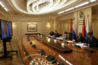 В Китае призвали продвигать переговоры России и США по украинскому кризису 