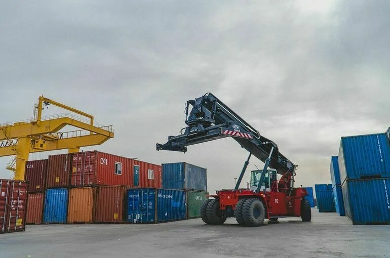 Минфин предложил разрешить ввоз товаров в РФ через территорию у порта Кавказ