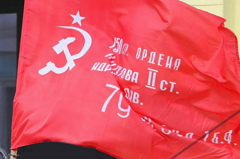 Скульптуру бабушки со знаменем Победы могут установить в Воронеже