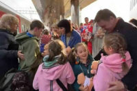 Семьи из Подмосковья забрали под временную опеку детей-сирот из Донецка