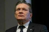 Между атомом, клюшкой и композитным крылом