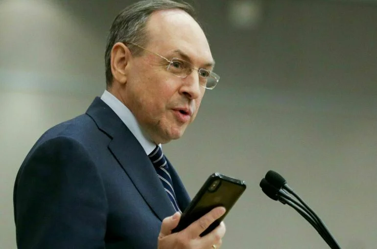 Вячеслав Никонов: События вокруг Украины не достигли остроты Карибского кризиса