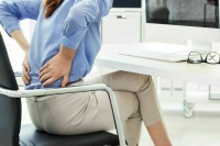 Врач объяснил, почему весной поясница может болеть чаще