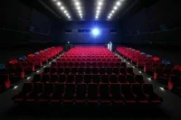 Онлайн-премьерам хотят открыть дорогу на большой экран