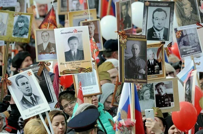 В Пекине прошло шествие Бессмертного полка