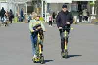 Автоэксперт объяснил, почему ограничить скорость всех электросамокатов не получится