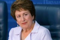 Алтабаева предложила выдавать «Пушкинские карты» педагогам