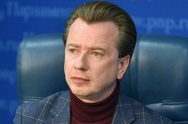 Бурматов попросит смягчить правила перевозки животных в самолетах