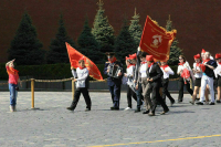 На Красной площади в пионеры приняли около 5 тысяч школьников