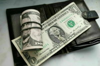 Требование по продаже валютной выручки экспортеров снизили до 50%