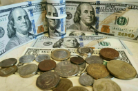 Курсы доллара и евро достигли новых минимумов