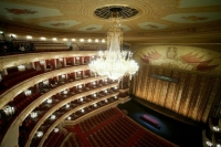 Артистам хотят платить МРОТ во время «мертвого сезона»