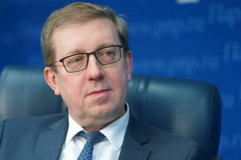 Майоров предложил помочь семьям с низким доходом продуктовыми картами