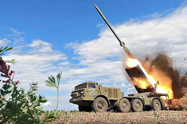 Минобороны: Российские военные уничтожили бронетехнику ВСУ на заводе «Океан» в Николаеве