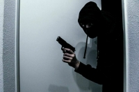 Верховный суд: Ненасильственная попытка проникнуть в дом дает право на самооборону 