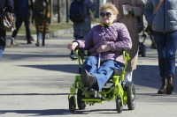 По электронному сертификату для инвалидов можно будет купить специальные телефоны