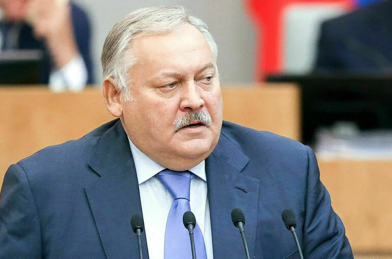 Константин Затулин: Упрощенное получение гражданства надо регулировать законом, а не указами